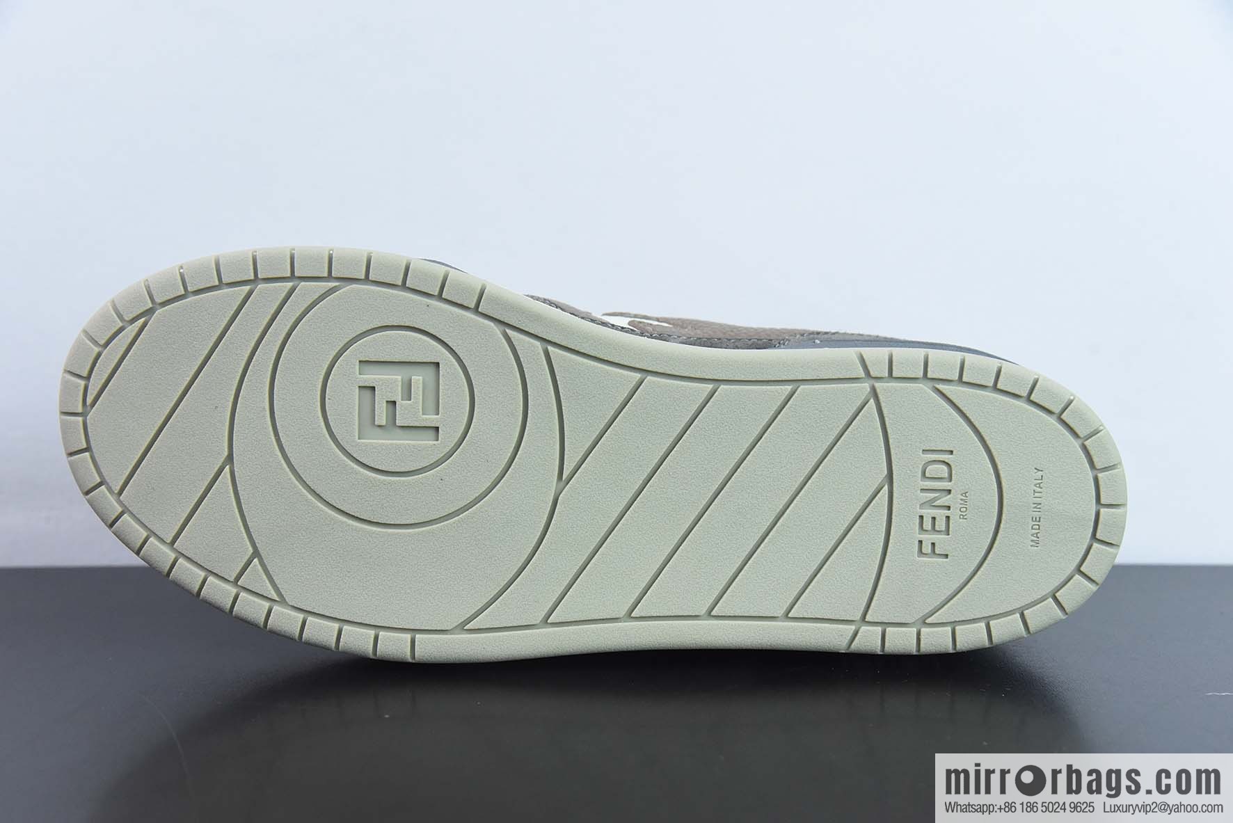 Fendi 2022 Chinese New Year explosive series couple casual sneakers FD match
