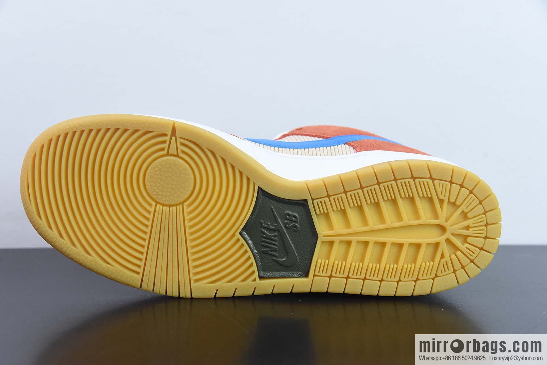 Nk SB Dunk Low Pro Color corduroy low-top casual sports skate shoes Item number: BQ6817-201