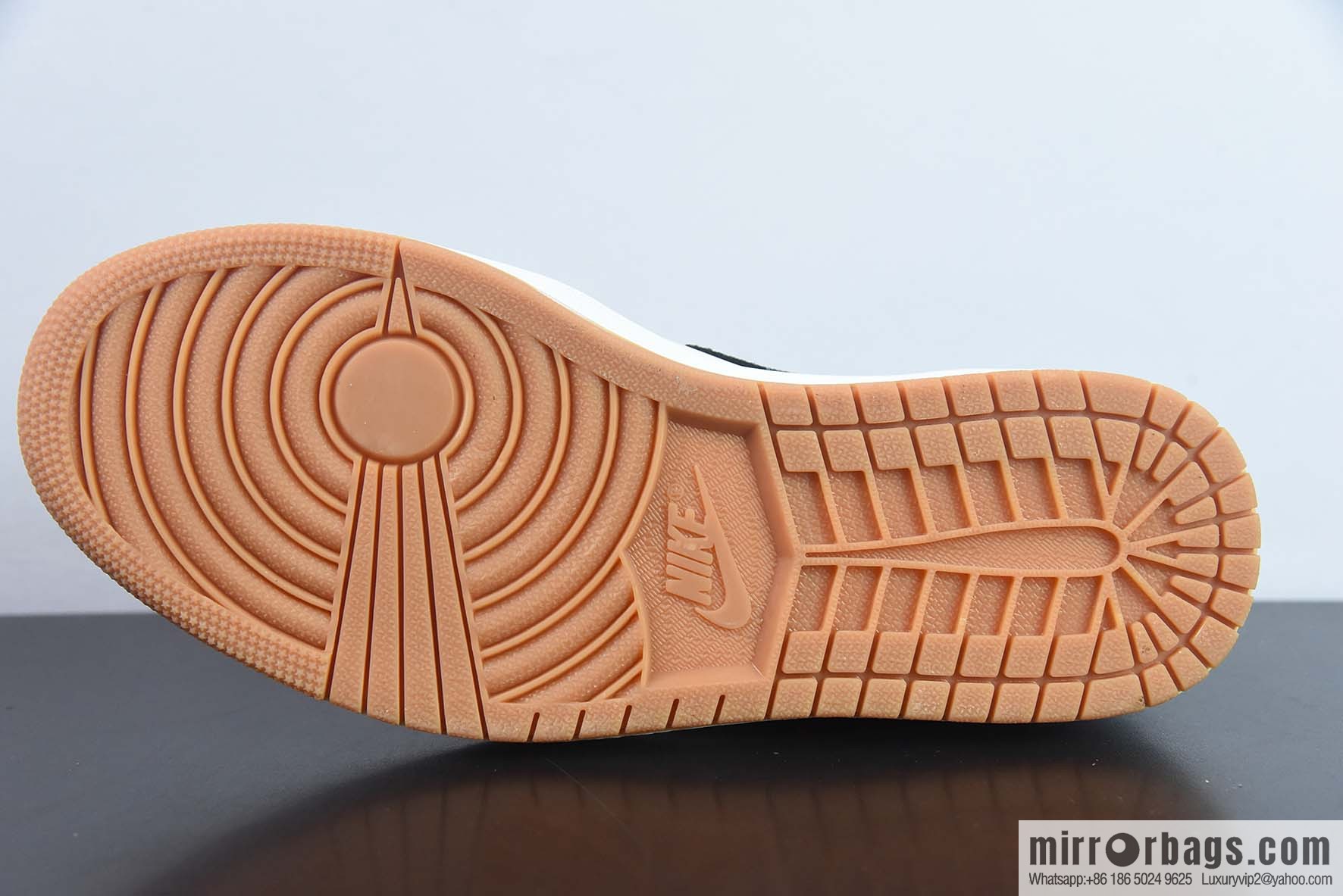 Air Jordan 1 Low OG Bleached Coral Vintage sneakers Part Number: CZ0790-141
