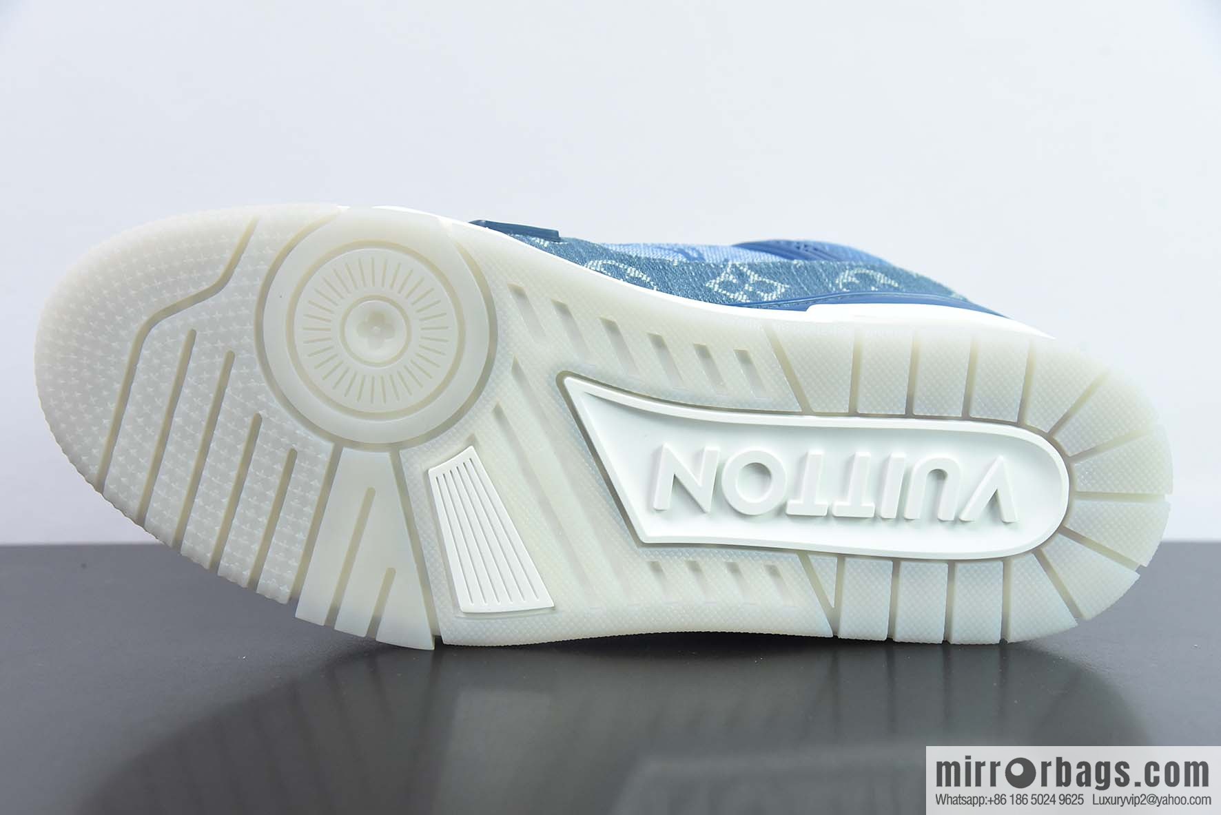 LV/Louis Vuitton LV Trainer sneakers