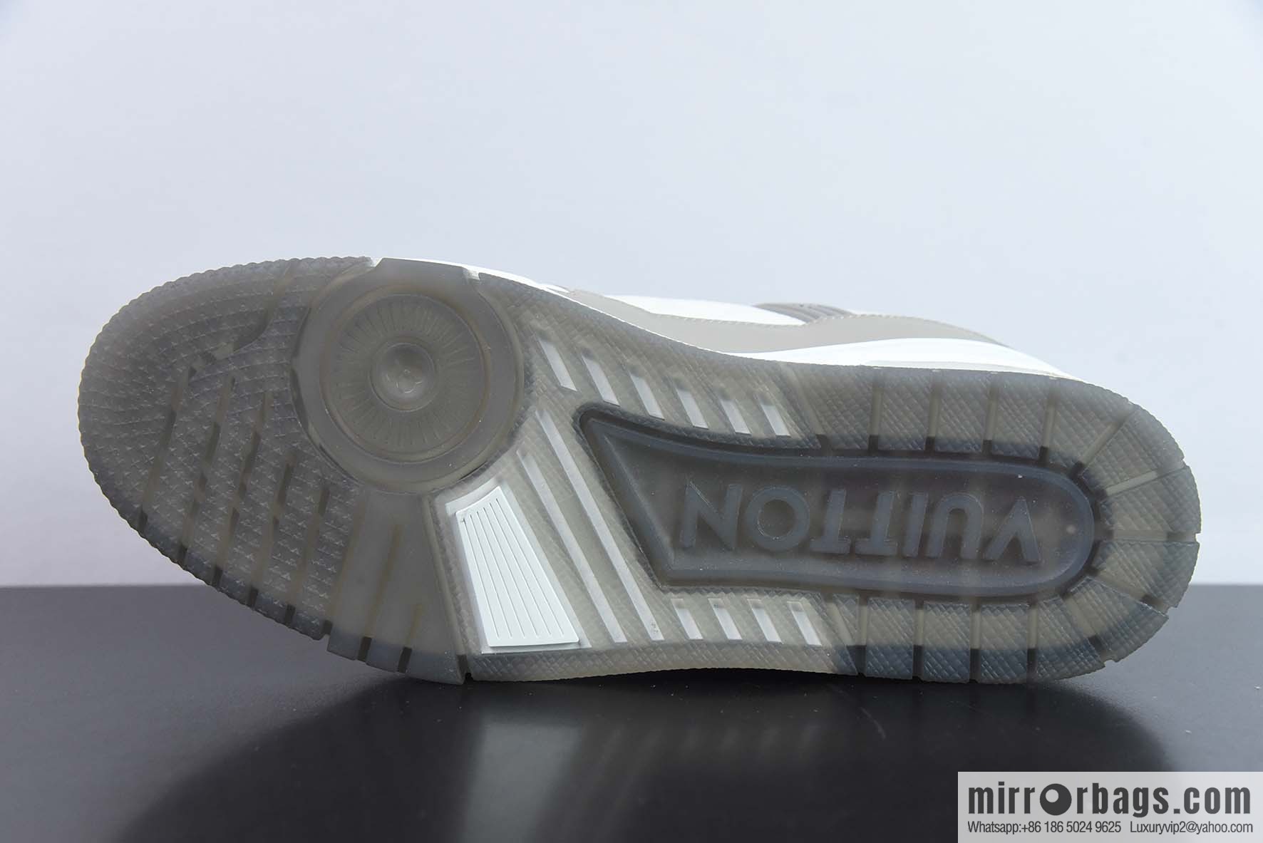 LV/Louis Vuitton LV Trainer sneakers