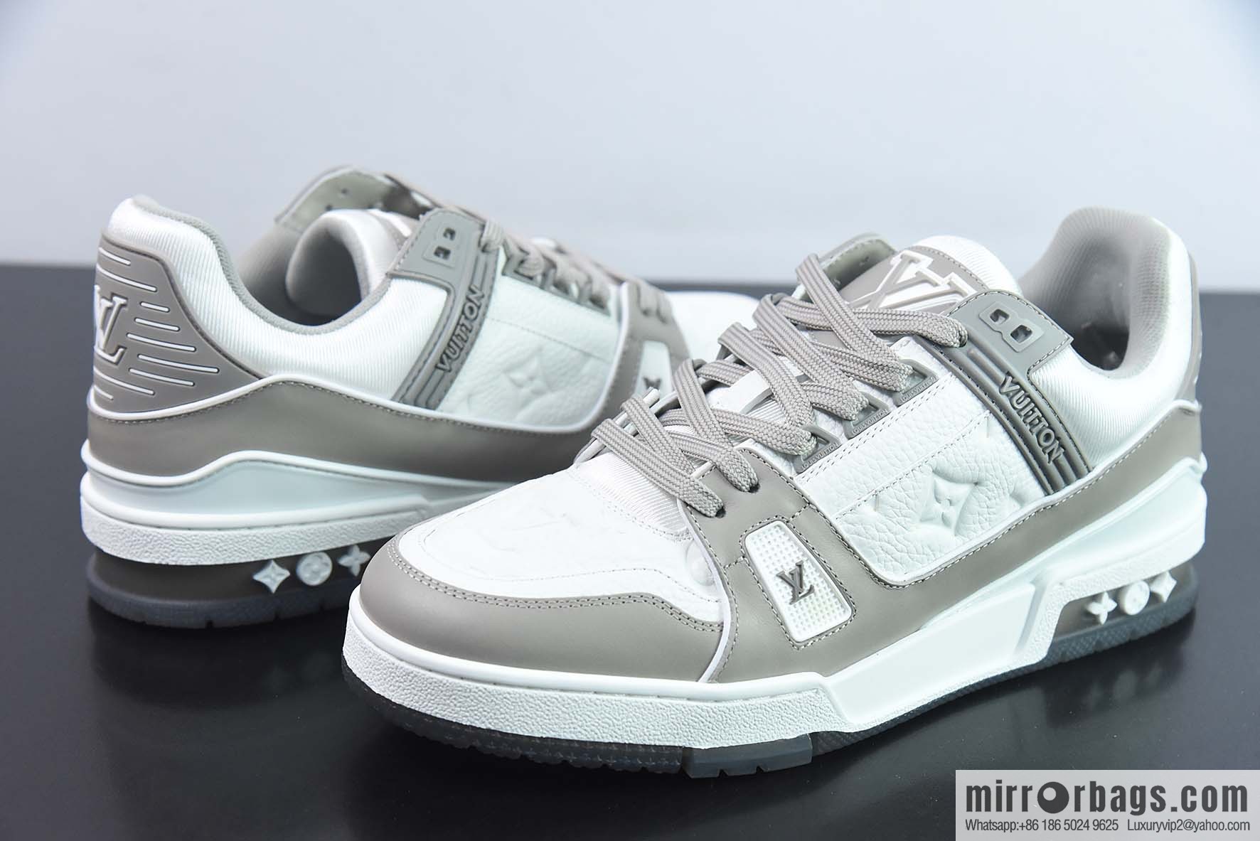 LV/Louis Vuitton LV Trainer sneakers
