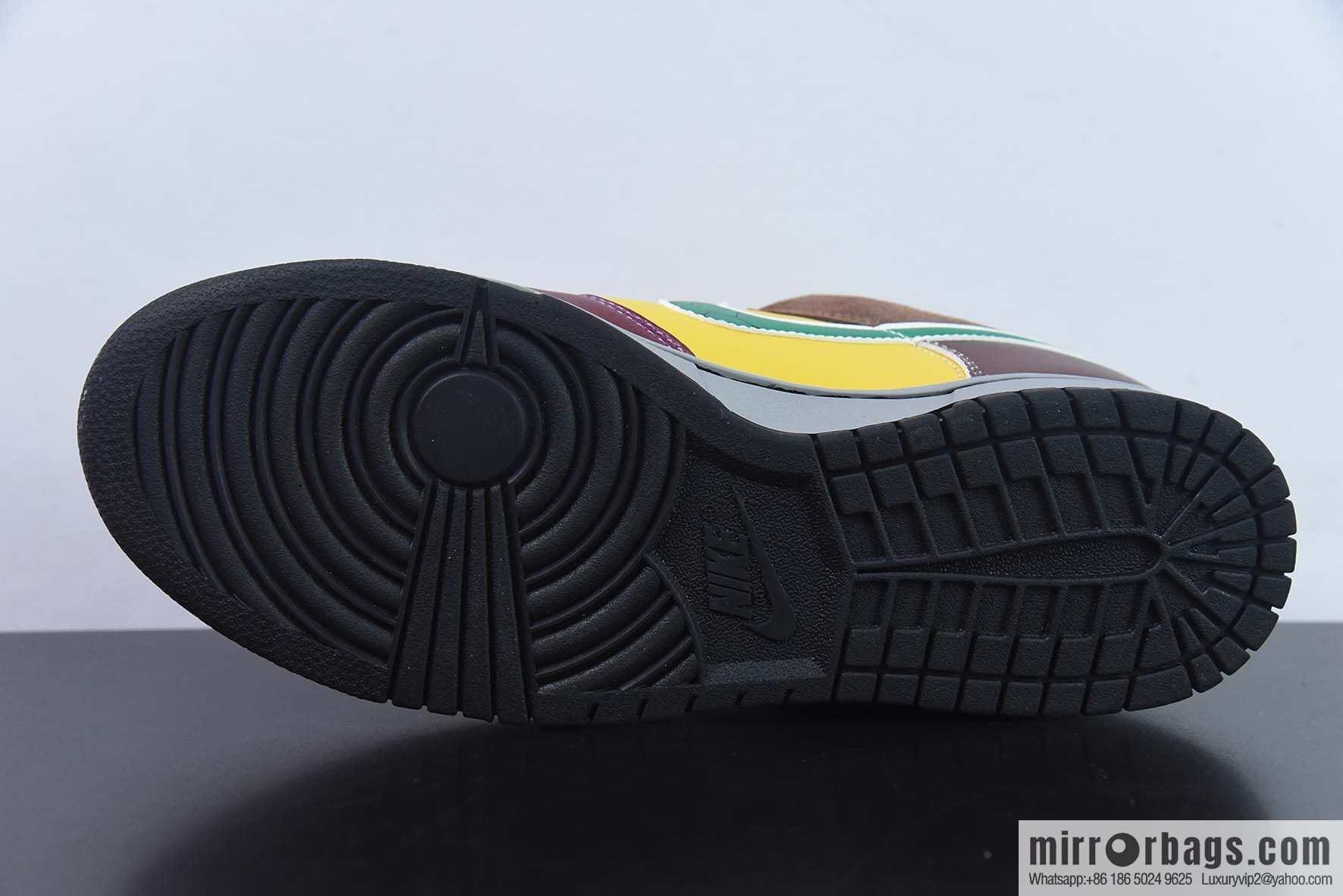 Nike SB Dunk Low RETRO Mario, mandarin duck patchwork item number: DH0952 100