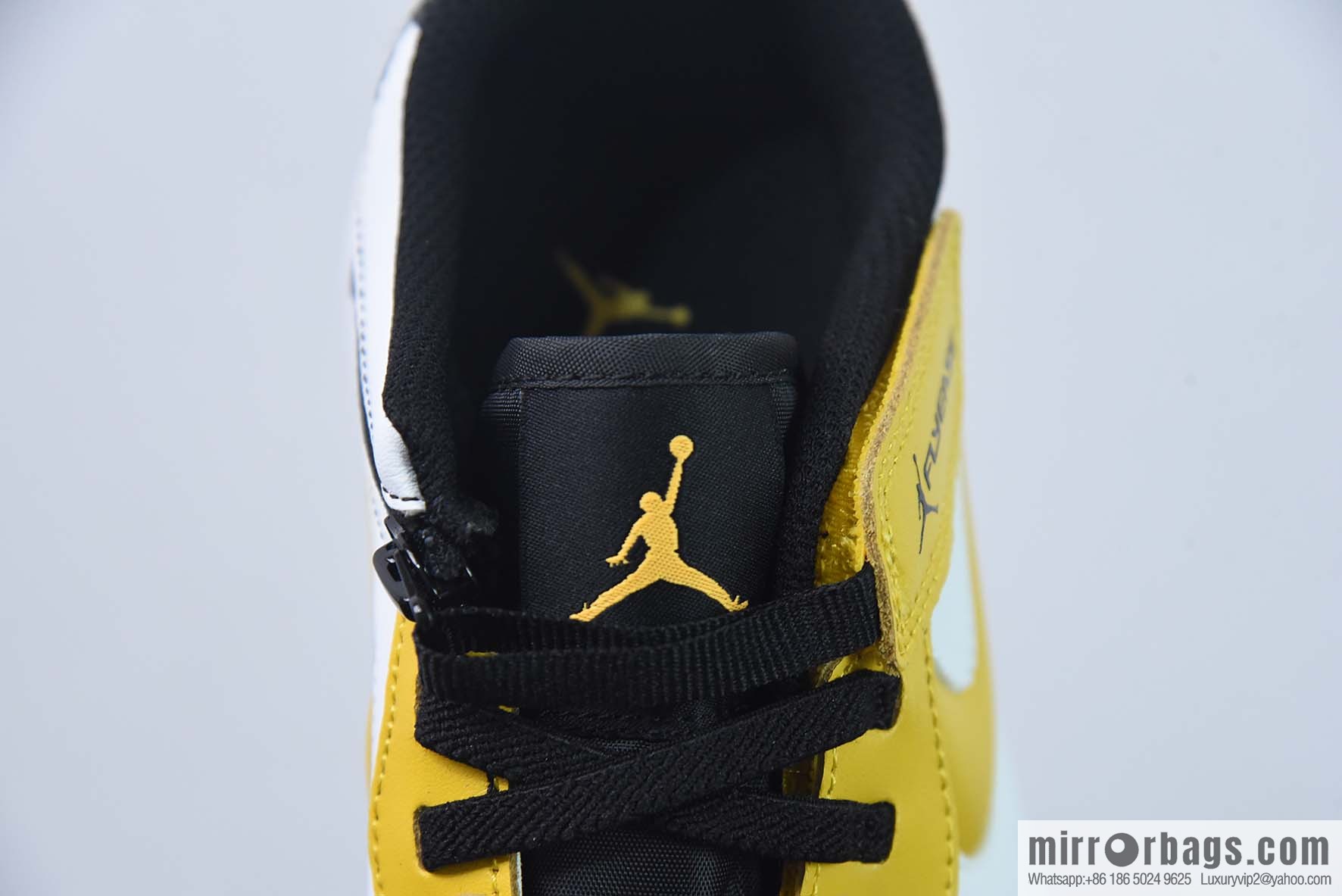 Air Jordan 1 Low AJ1 Jordan 1st generation low-top basketball shoes/white and yellow, black tail, college gold velcro zipper Item number: DM1206-107