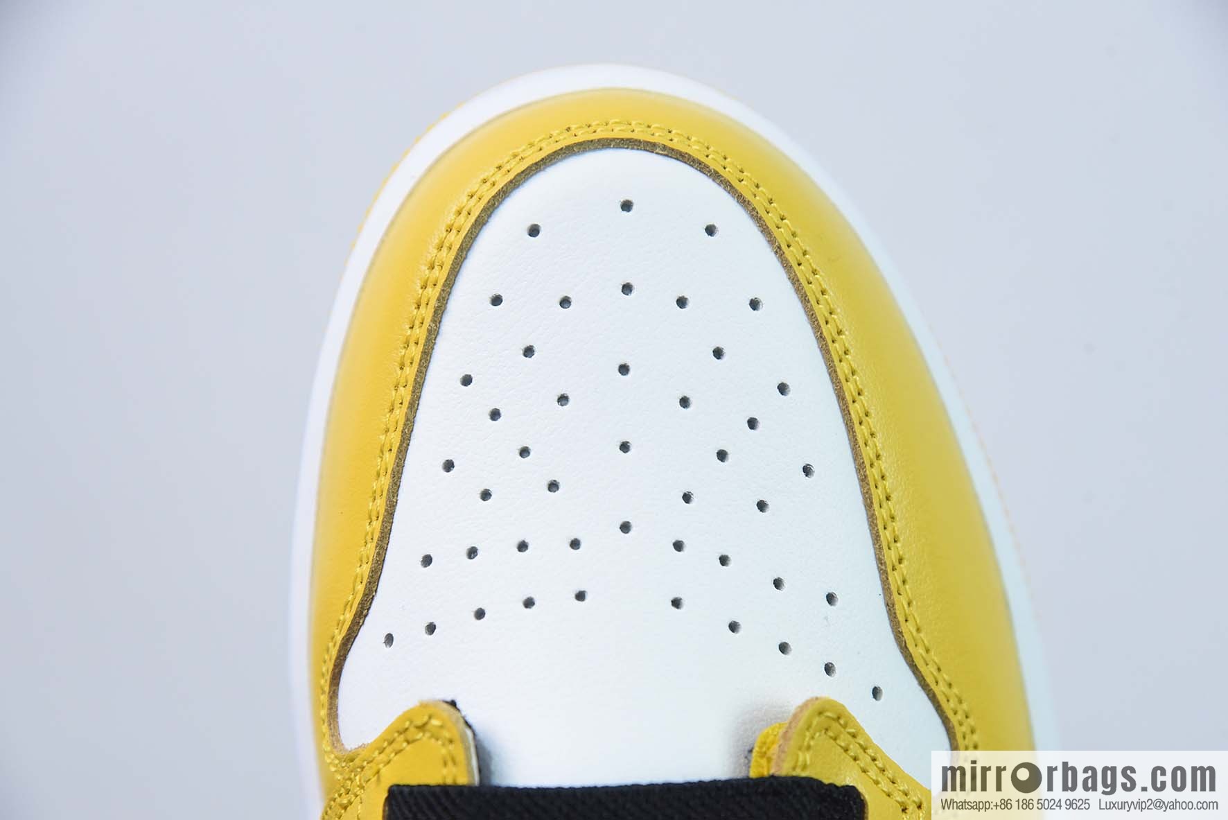 Air Jordan 1 Low AJ1 Jordan 1st generation low-top basketball shoes/white and yellow, black tail, college gold velcro zipper Item number: DM1206-107