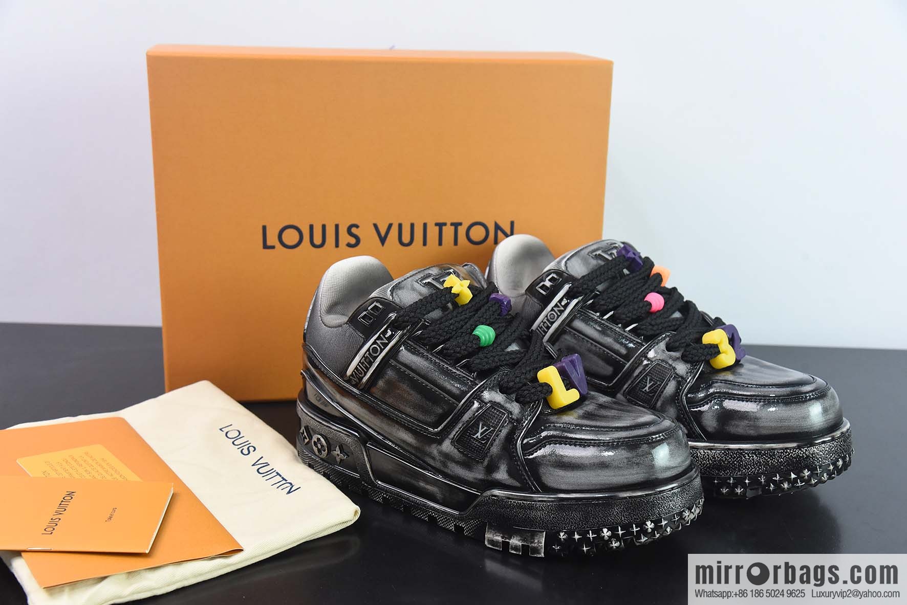 LV Louis Vuitton Trainer Maxi series bread shoes
