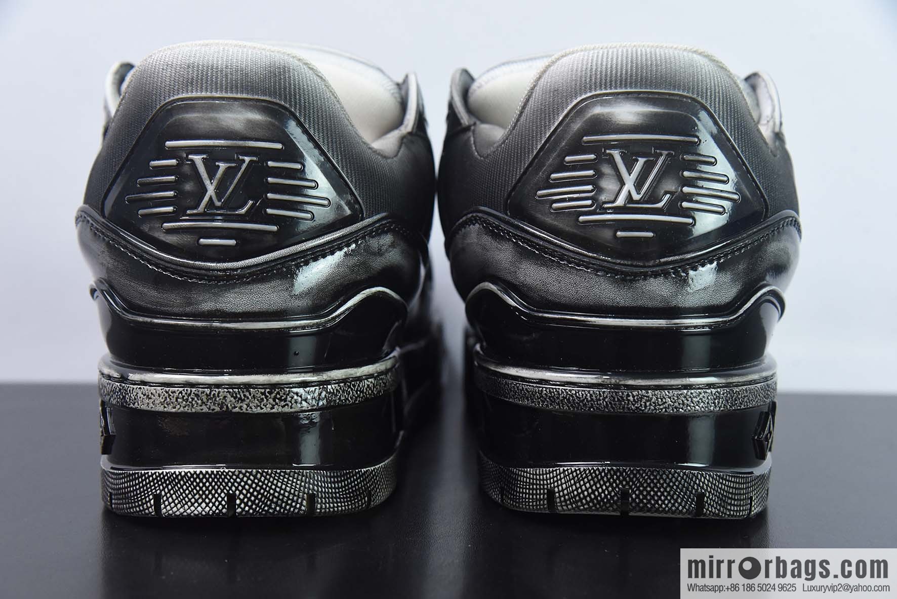 LV Louis Vuitton Trainer Maxi series bread shoes