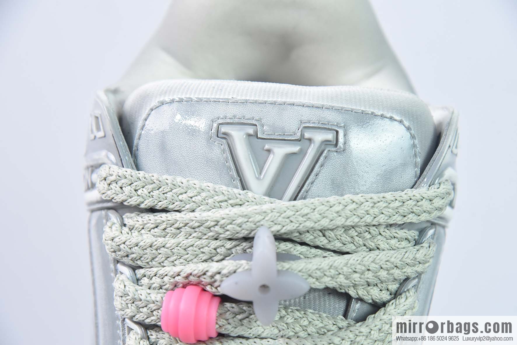 LV Louis Vuitton Trainer Maxi series bread shoes