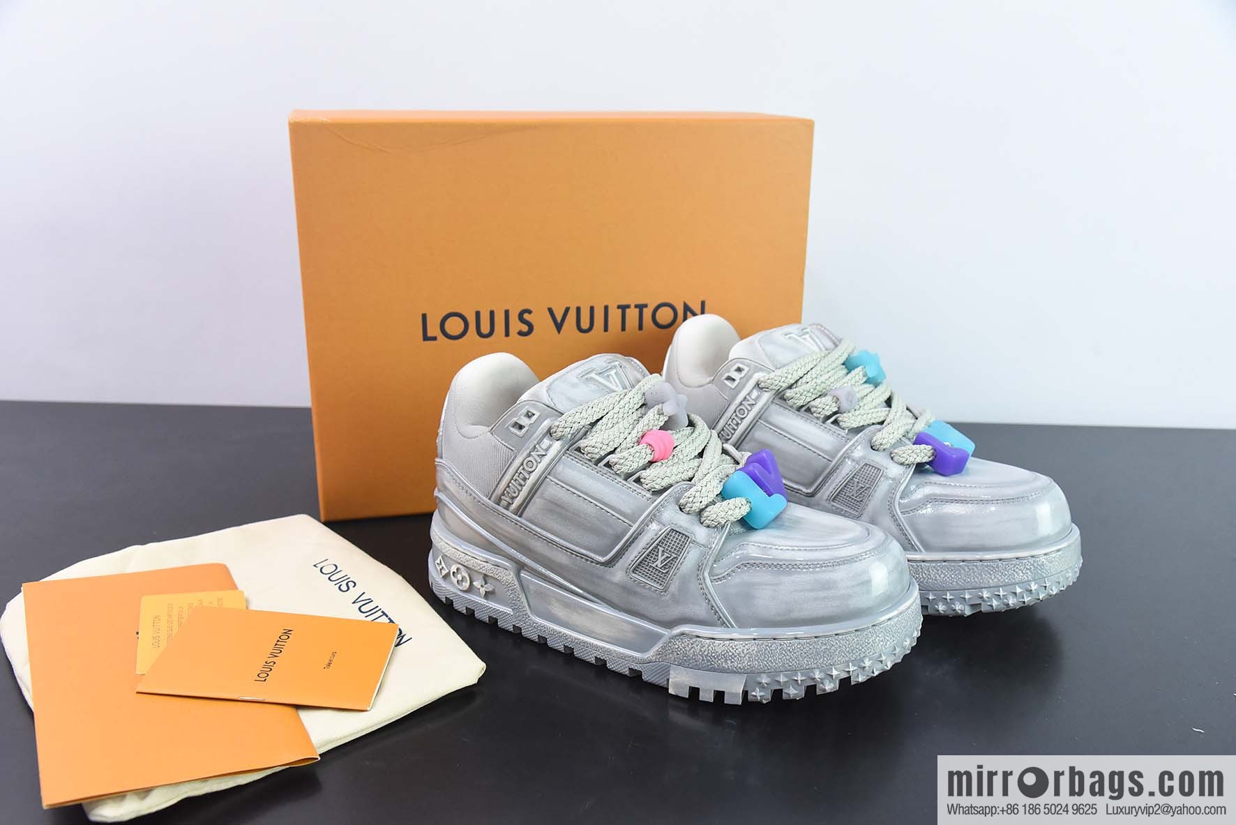 LV Louis Vuitton Trainer Maxi series bread shoes