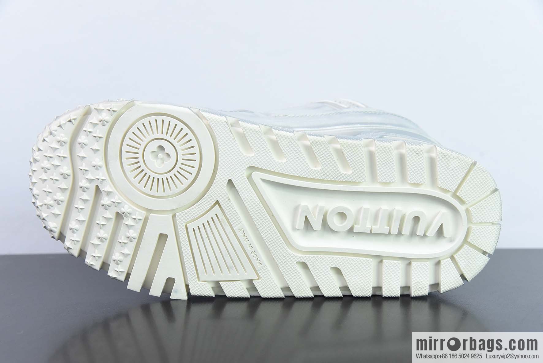 LV Louis Vuitton Trainer Maxi series bread shoes