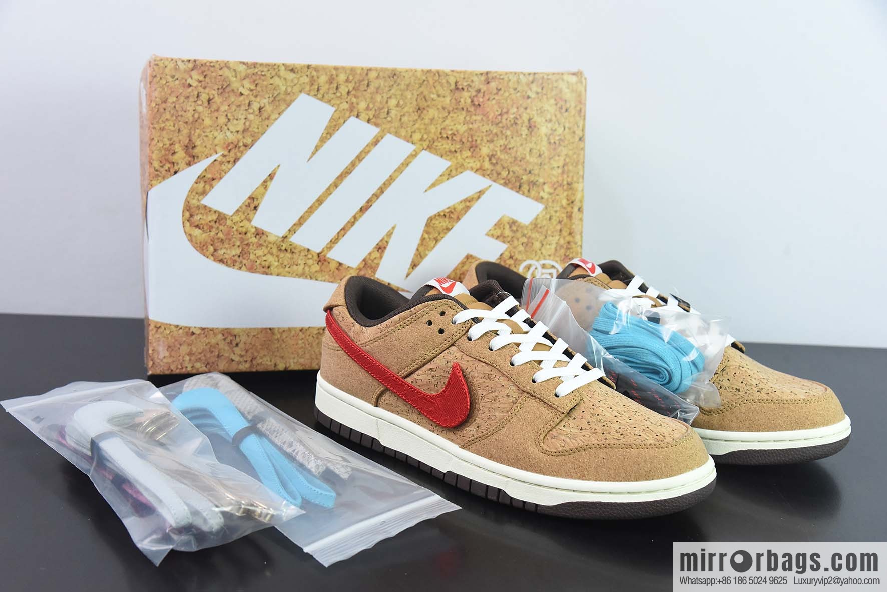 NK SB Dunk Low 20th Anniversary, Joint Cork Hook Replacement Low Top Sneakers Part Number: FN0317-121