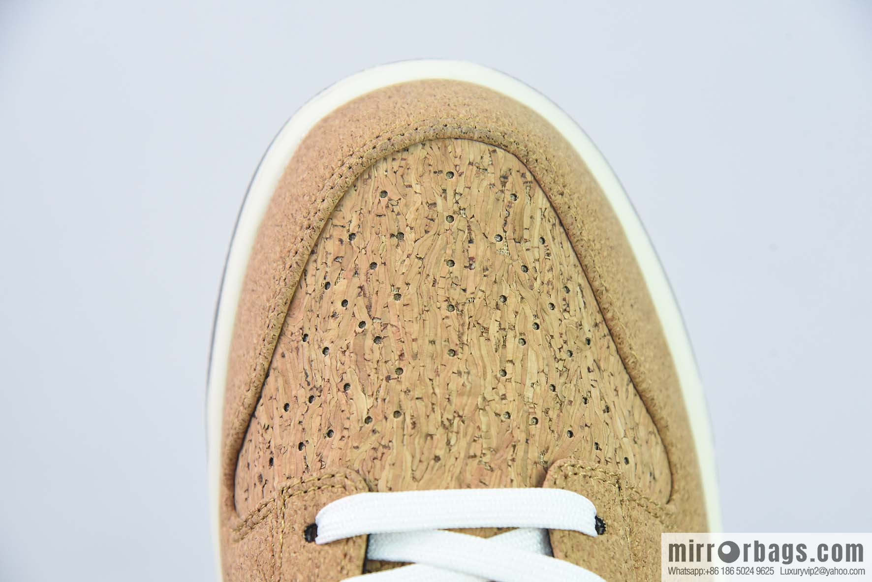 NK SB Dunk Low 20th Anniversary, Joint Cork Hook Replacement Low Top Sneakers Part Number: FN0317-121