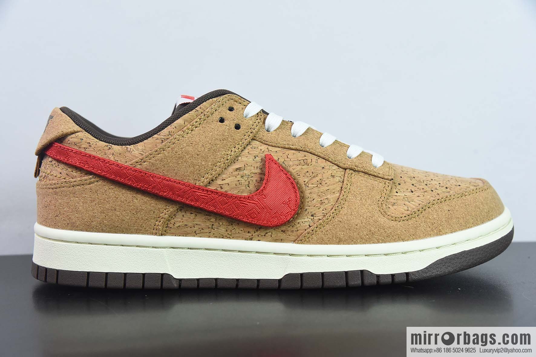 NK SB Dunk Low 20th Anniversary, Joint Cork Hook Replacement Low Top Sneakers Part Number: FN0317-121