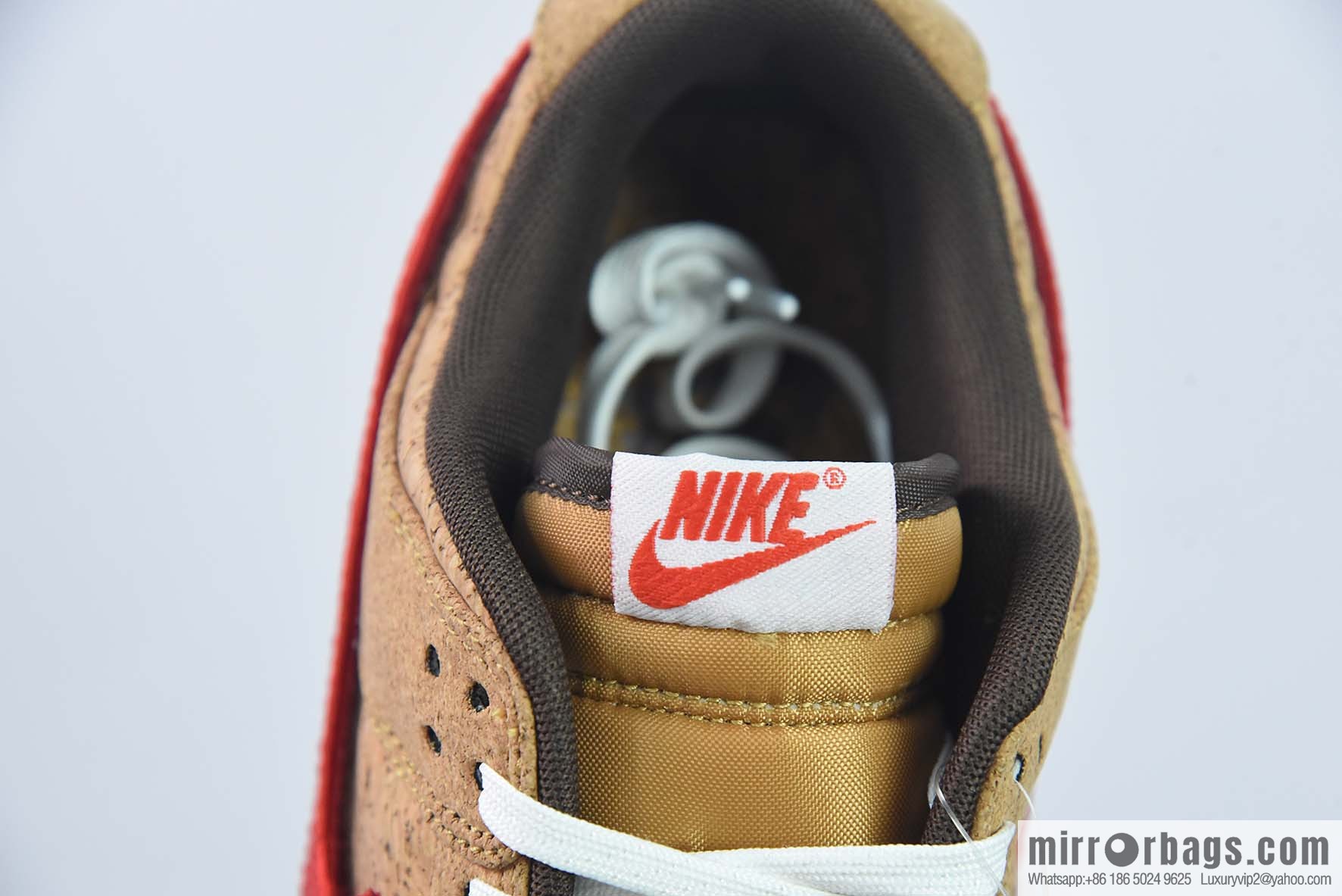 NK SB Dunk Low 20th Anniversary, Joint Cork Hook Replacement Low Top Sneakers Part Number: FN0317-121