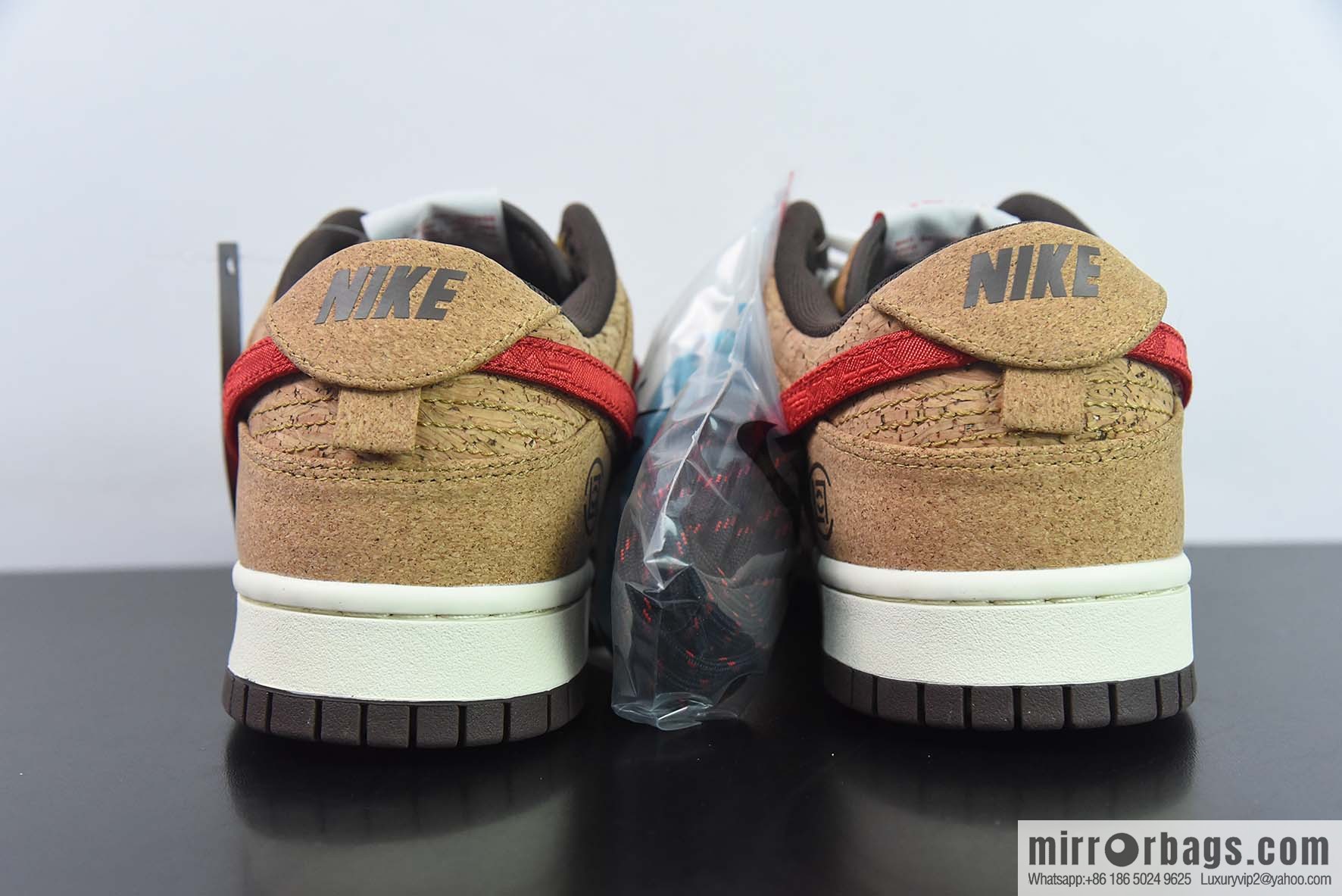 NK SB Dunk Low 20th Anniversary, Joint Cork Hook Replacement Low Top Sneakers Part Number: FN0317-121