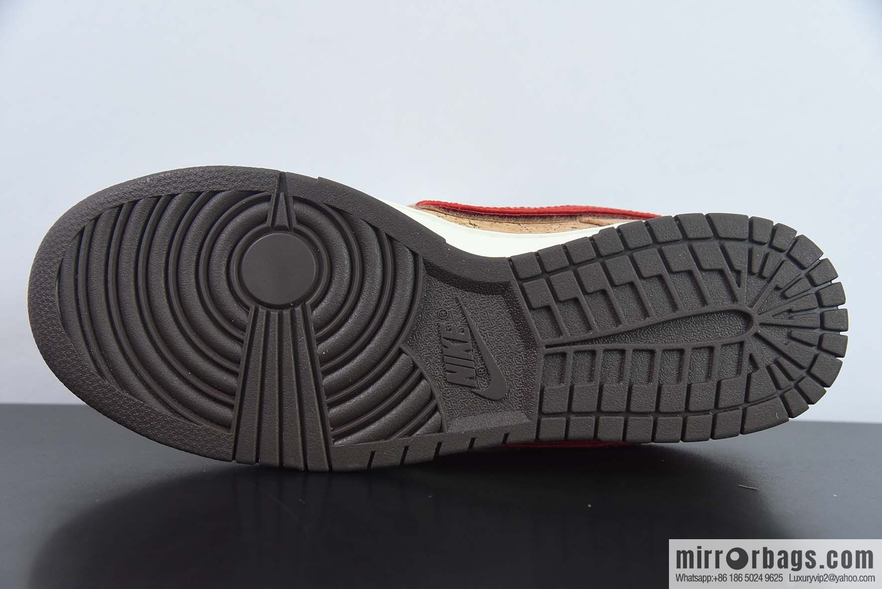 NK SB Dunk Low 20th Anniversary, Joint Cork Hook Replacement Low Top Sneakers Part Number: FN0317-121