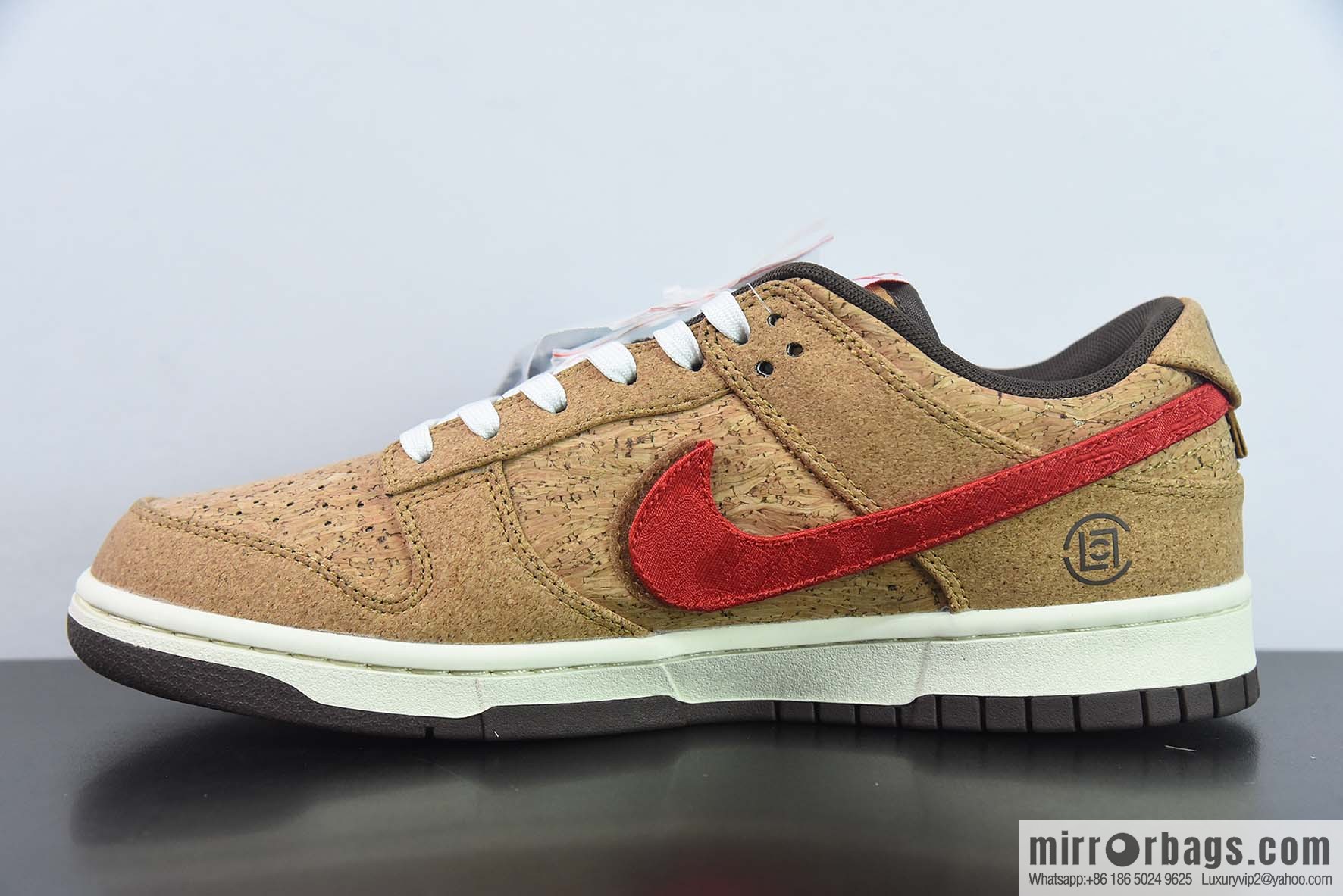 NK SB Dunk Low 20th Anniversary, Joint Cork Hook Replacement Low Top Sneakers Part Number: FN0317-121