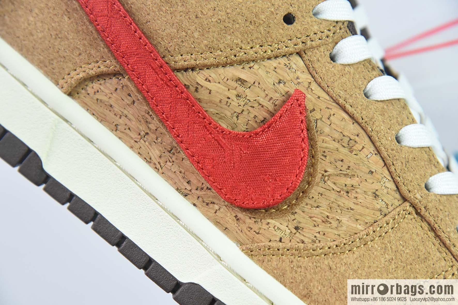 NK SB Dunk Low 20th Anniversary, Joint Cork Hook Replacement Low Top Sneakers Part Number: FN0317-121