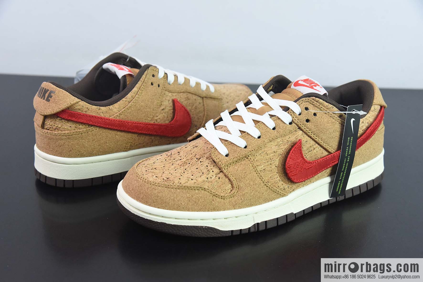 NK SB Dunk Low 20th Anniversary, Joint Cork Hook Replacement Low Top Sneakers Part Number: FN0317-121