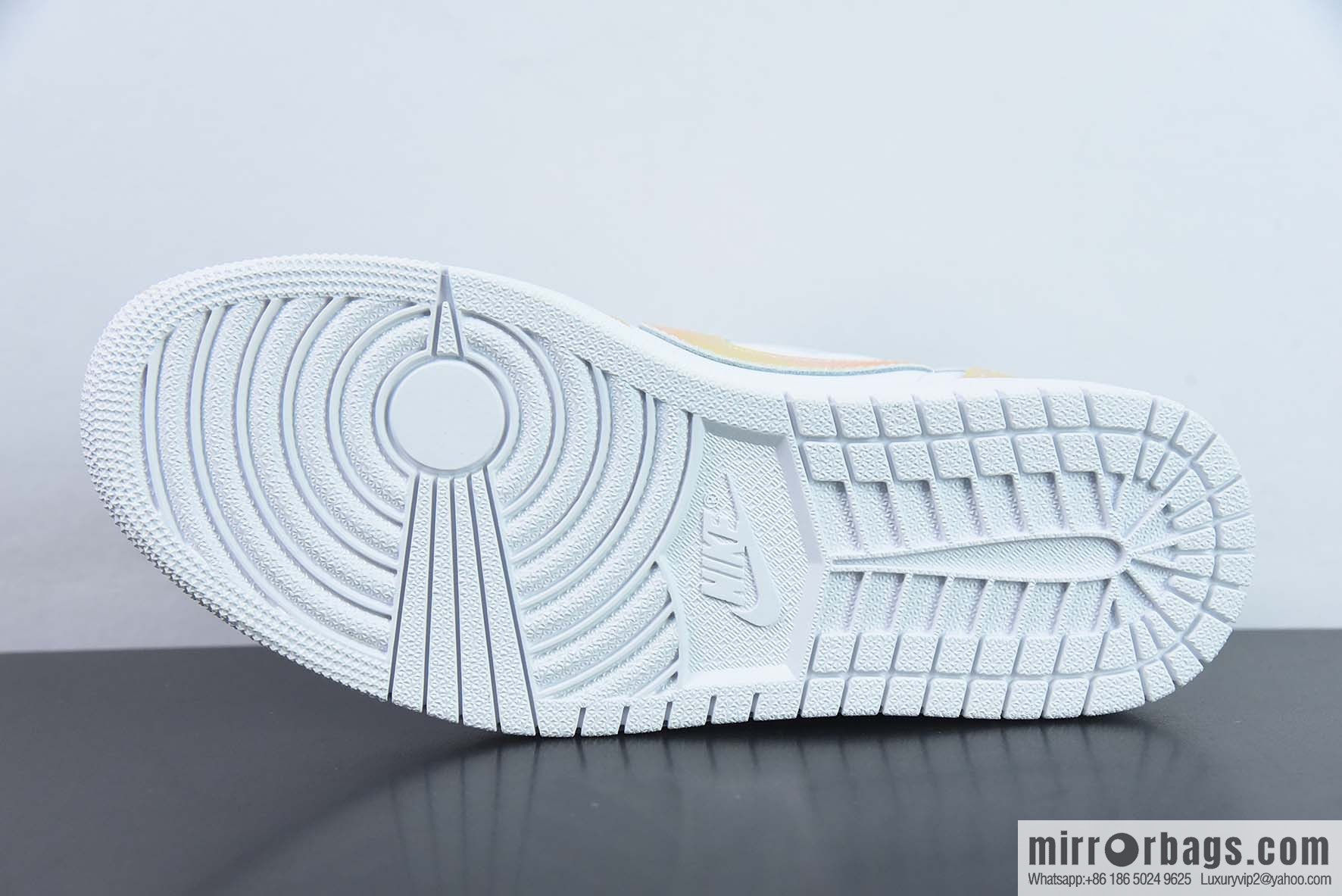 Air Jordan 1 Retro High OG barb, orange and white, reverse toe sneakers Item number: CZ0790-109