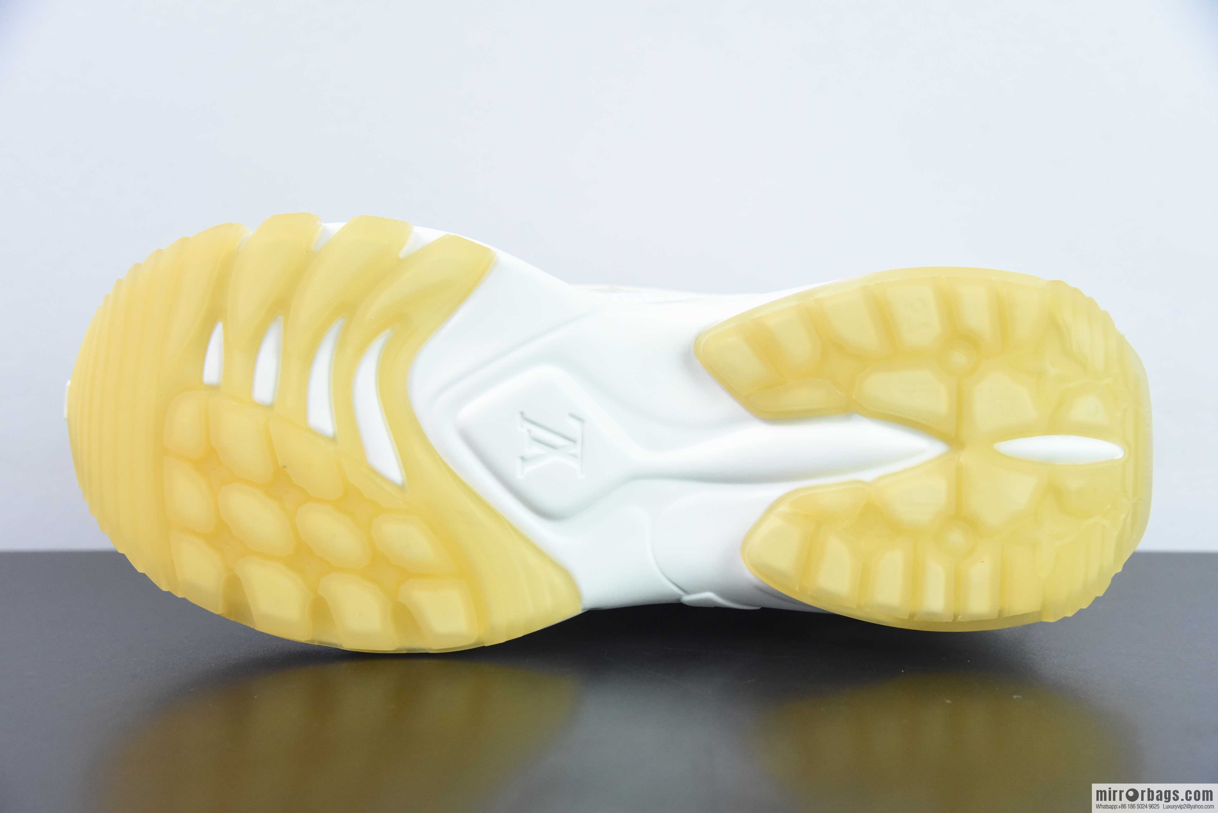 LV/Louis Vuitton, pure imported DK breathable mesh fabric RUN55 sneakers