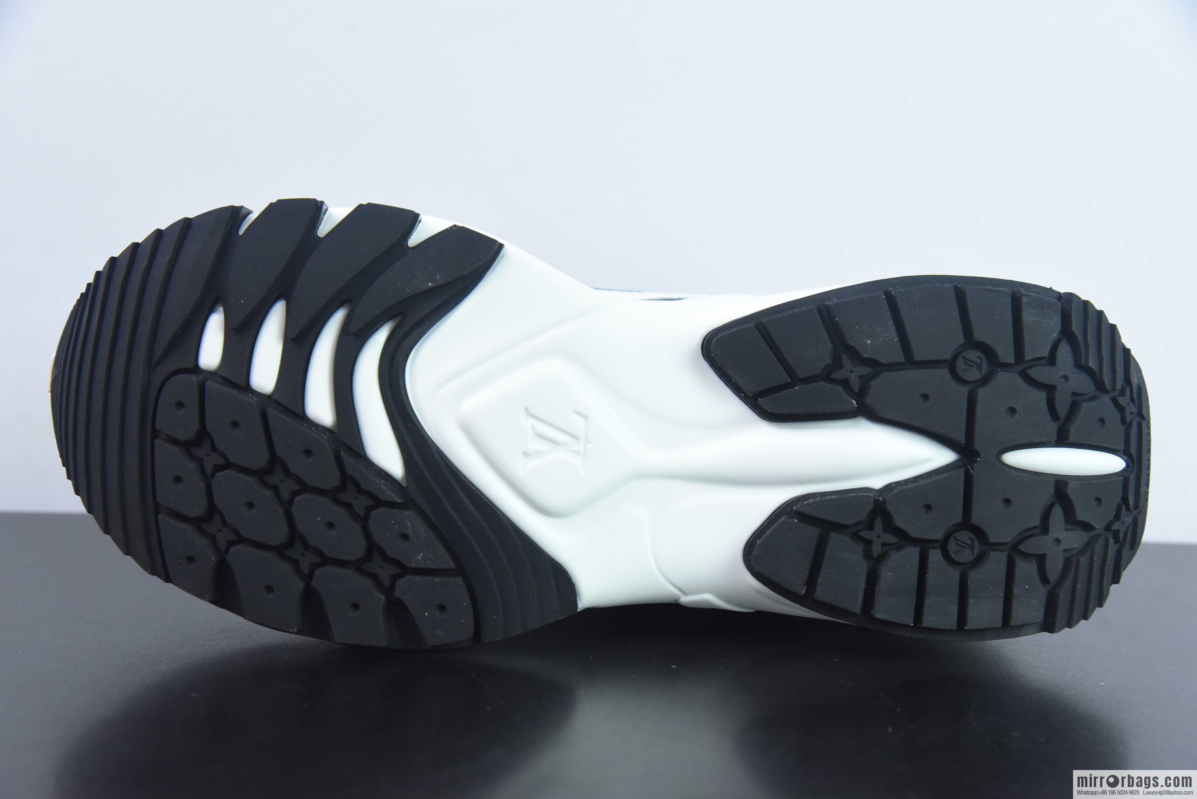 LV/Louis Vuitton, pure imported DK breathable mesh fabric RUN55 sneakers
