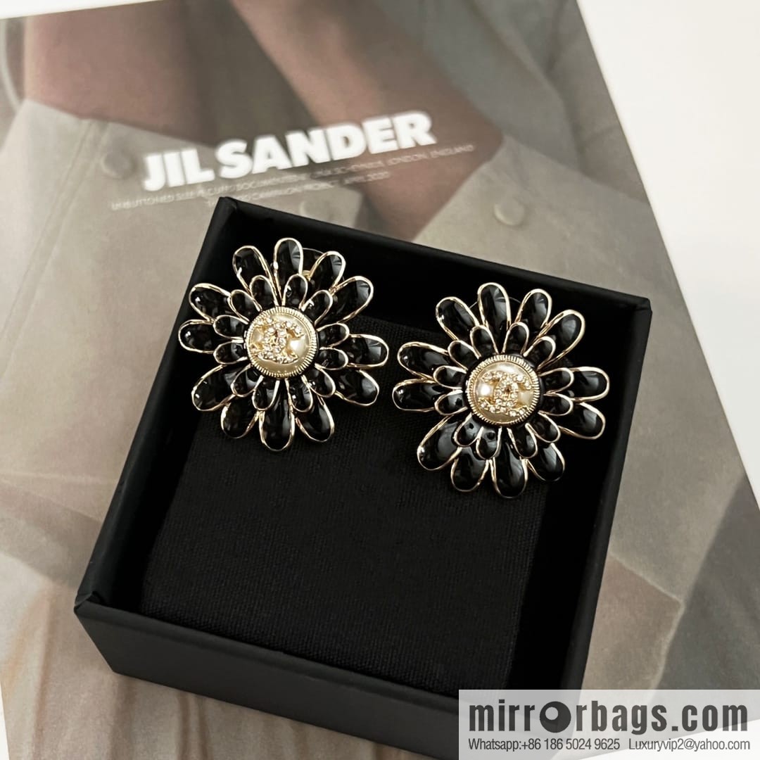 New ☑️ CHANEL Chanel c1 double c black camellia stud earrings