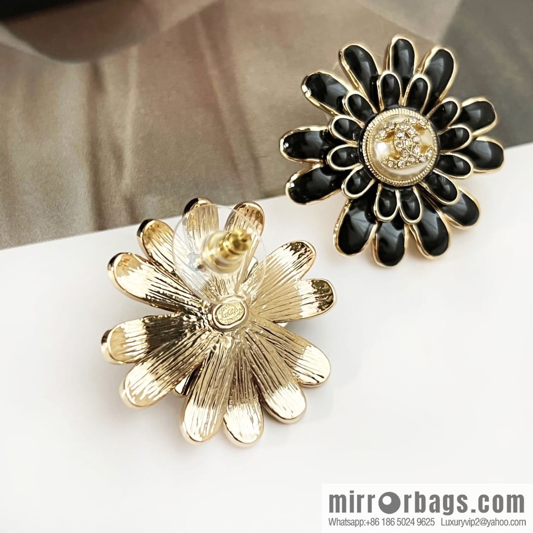 New ☑️ CHANEL Chanel c1 double c black camellia stud earrings