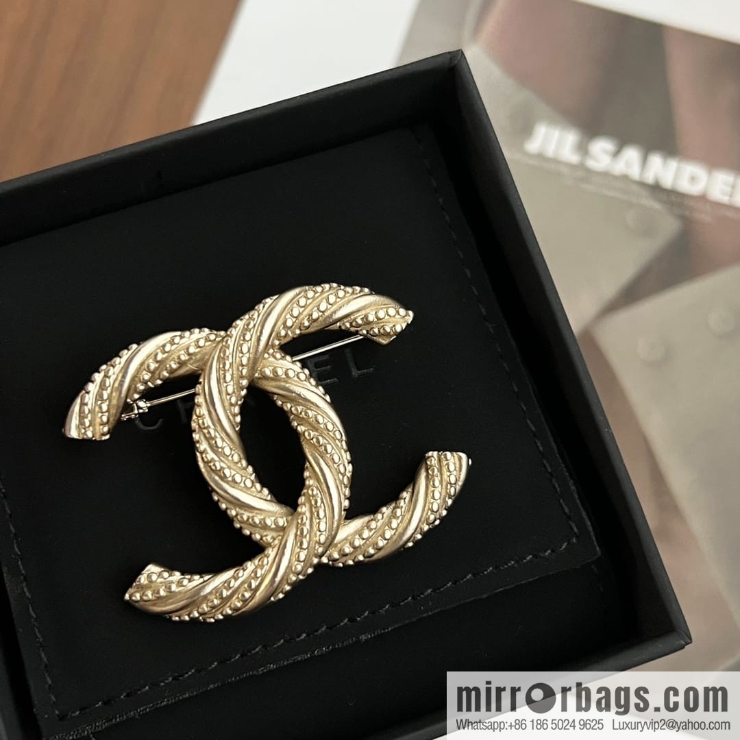 CHANEL Chanel gold double c brooch