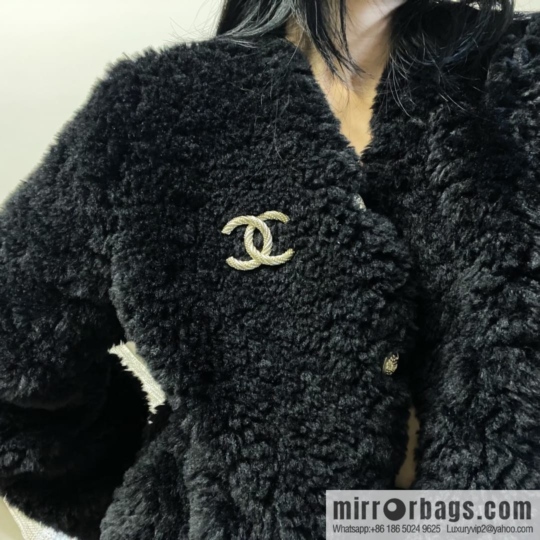 CHANEL Chanel gold double c brooch