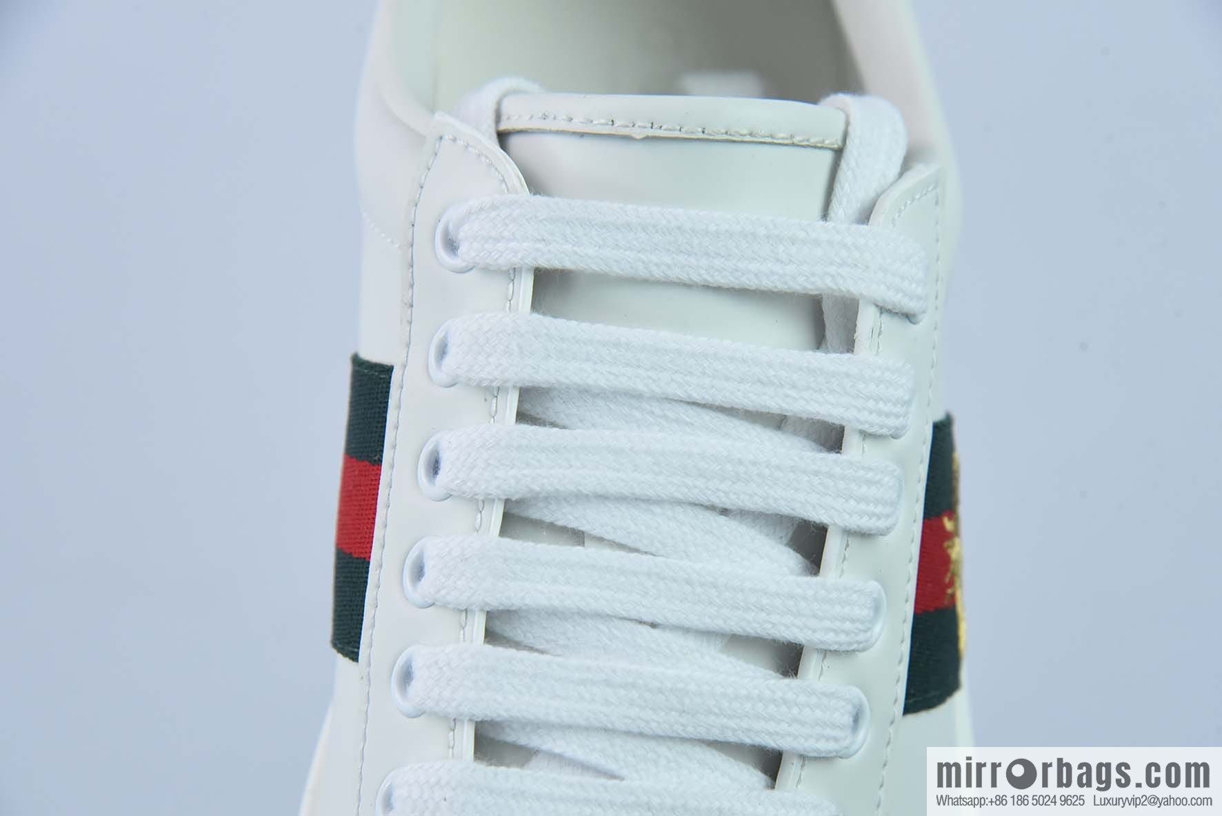 Gucci Gucci white shoes series, classic little bee low-top casual board shoes