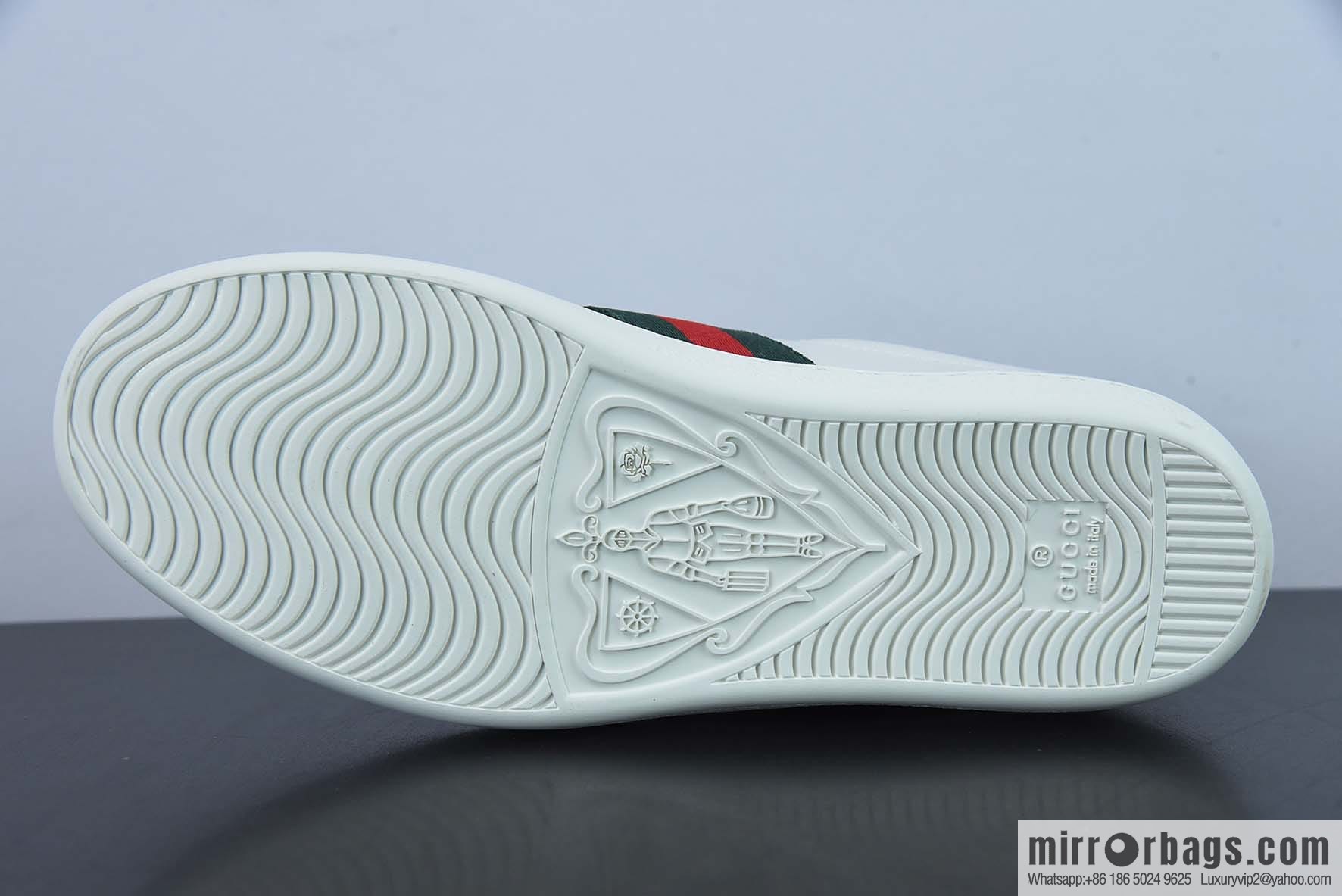 Gucci Gucci white shoes series, classic little bee low-top casual board shoes