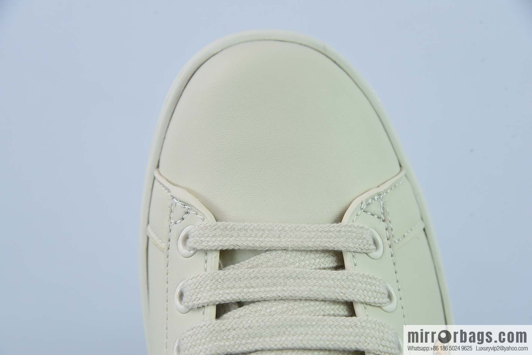 Gucci Gucci white shoes series, classic little bee low-top casual board shoes
