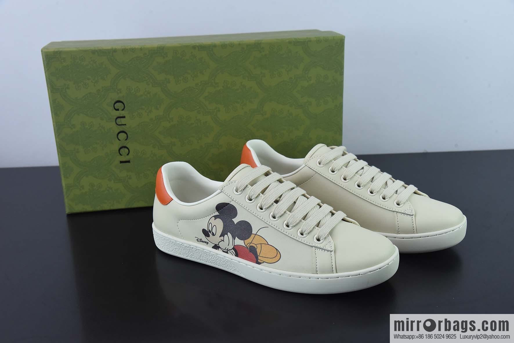 Gucci Gucci white shoes series, classic little bee low-top casual board shoes