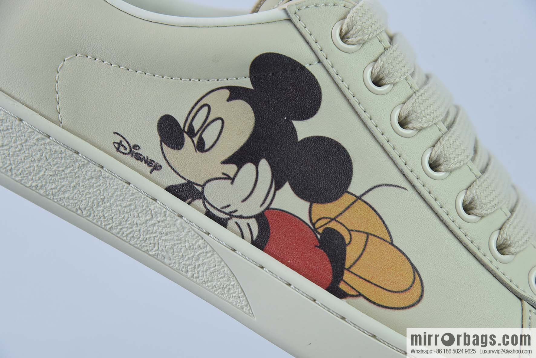 Gucci Gucci white shoes series, classic little bee low-top casual board shoes