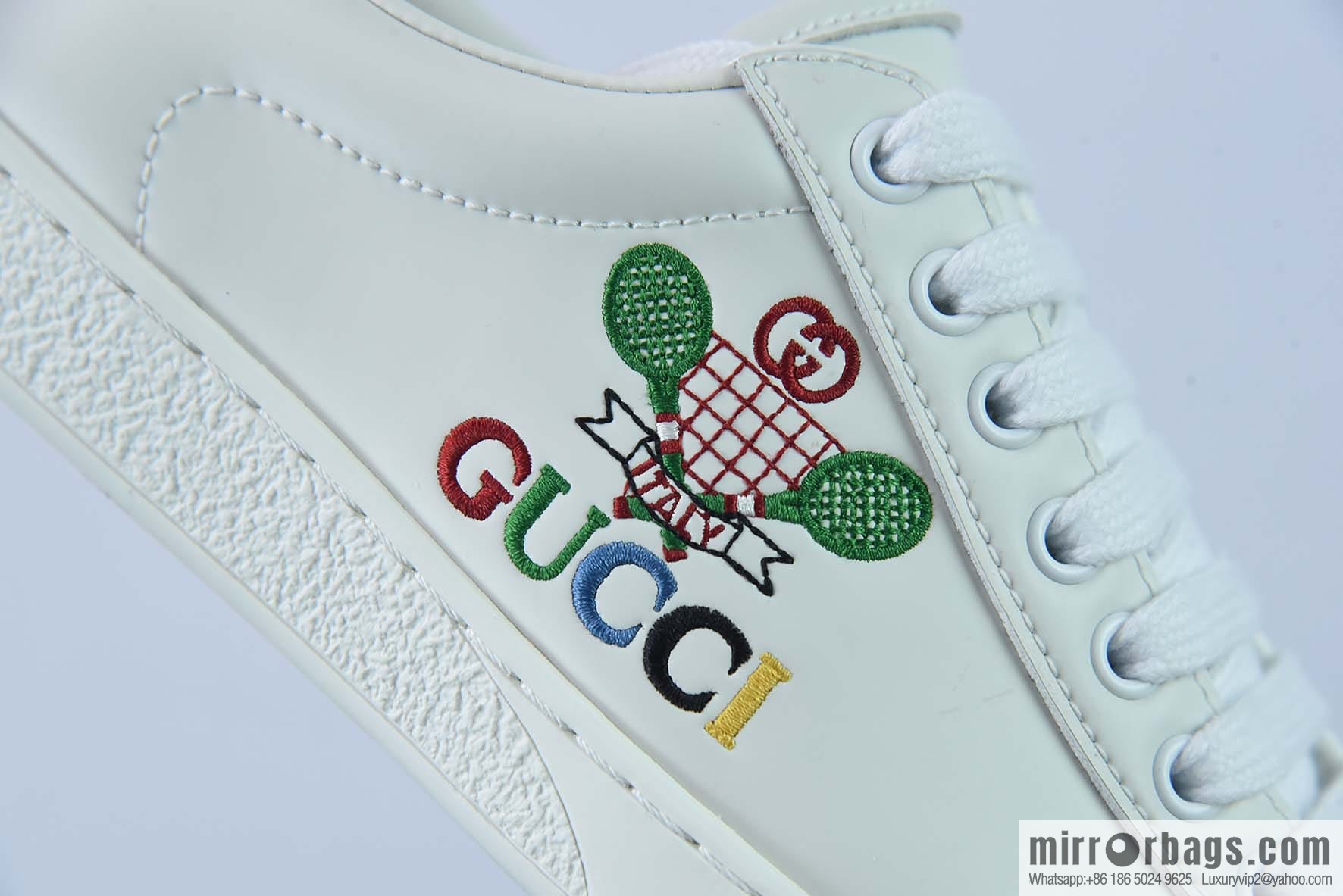 Gucci Gucci white shoes series, classic little bee low-top casual board shoes