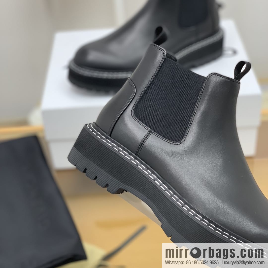 GIVENCHY Givenchy glossy leather men's Chelsea boots
