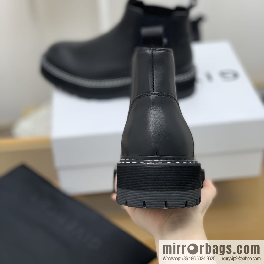 GIVENCHY Givenchy glossy leather men's Chelsea boots