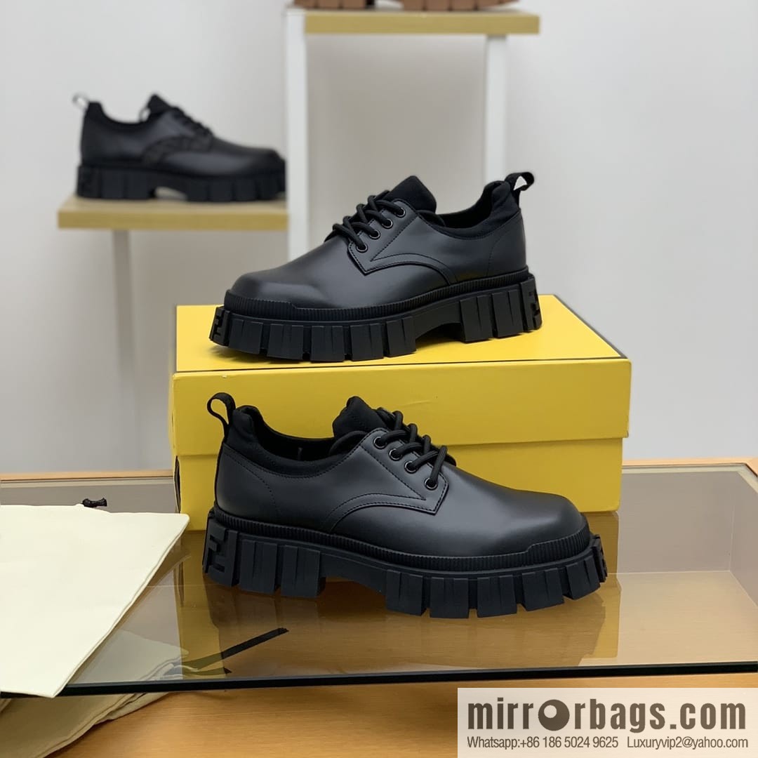 Fendi, using black leather (fabric) to make new men's leather shoes