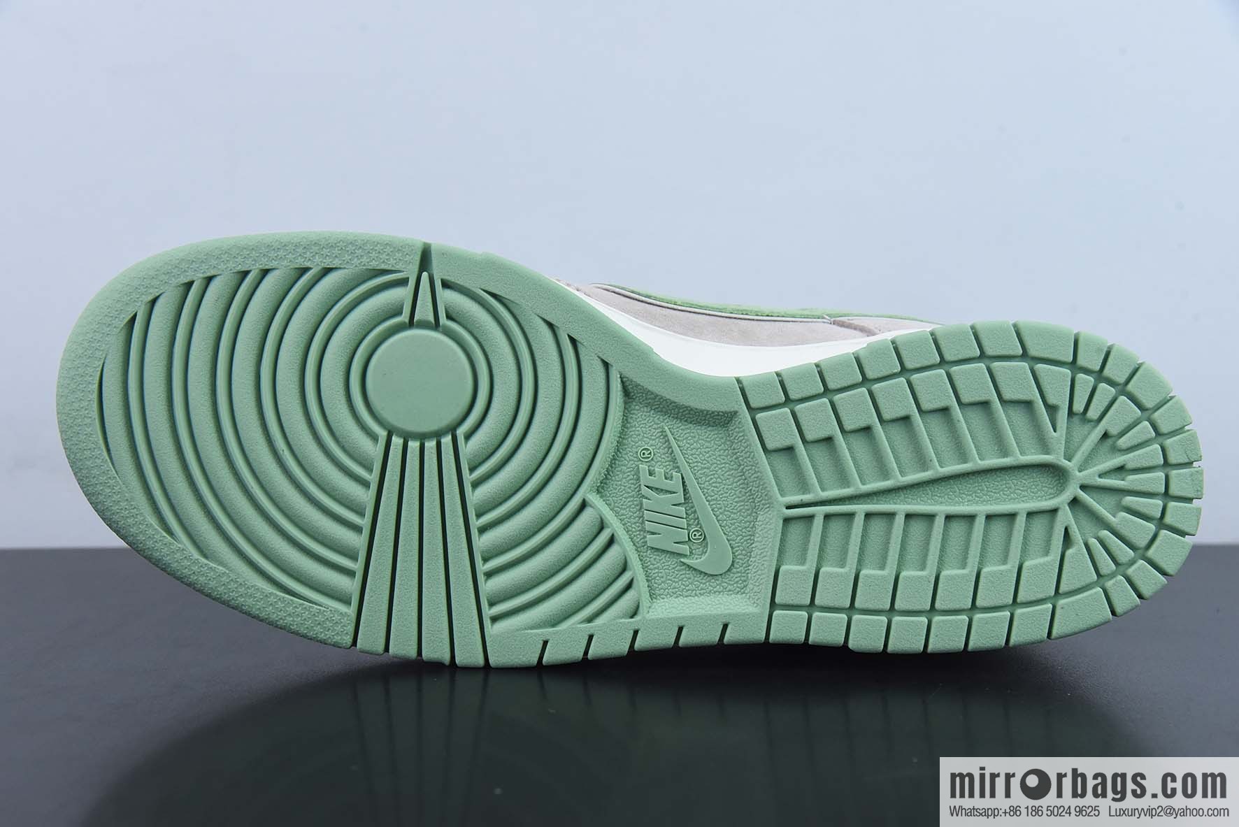 Otomo Katsuhiro x Nk SB Dunk Low creative custom joint ride, Otomo Katsuhiro joint SB low-top sports and leisure board shoes, item number: ST1391-207