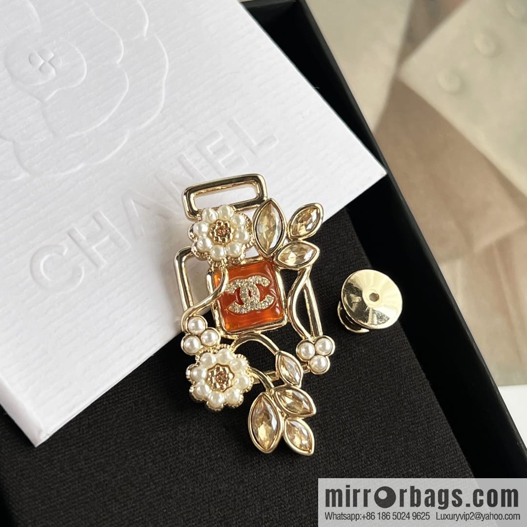 New ☑️ CHANEL Chanel double c pink diamond pearl flower brooch
