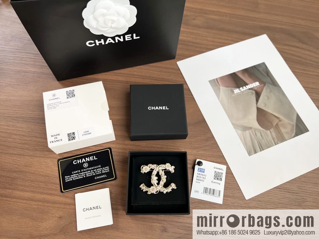 New ☑️ CHANEL Chanel double c pink diamond pearl flower brooch
