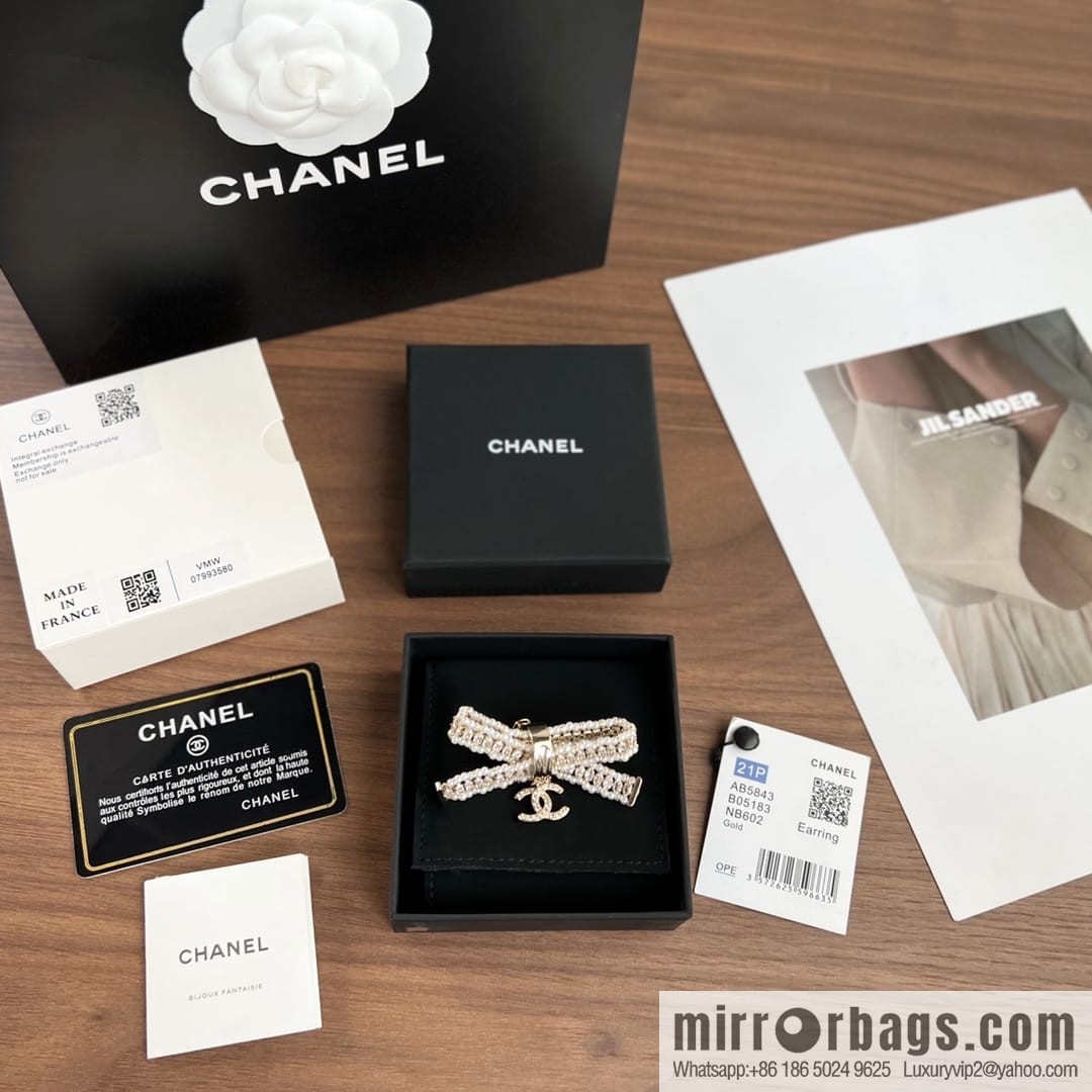 New ☑️ Chanel double c bow pearl brooch