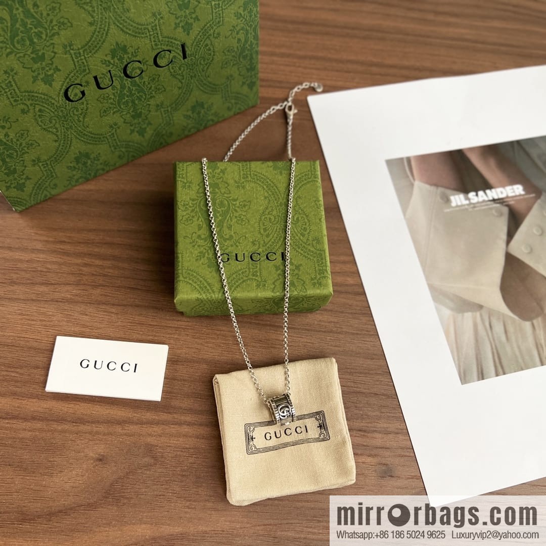 New Gucci Gucci His & Hers double G ring necklace