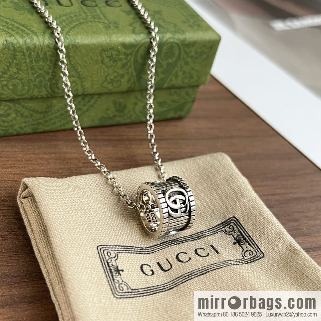 New Gucci Gucci His & Hers double G ring necklace