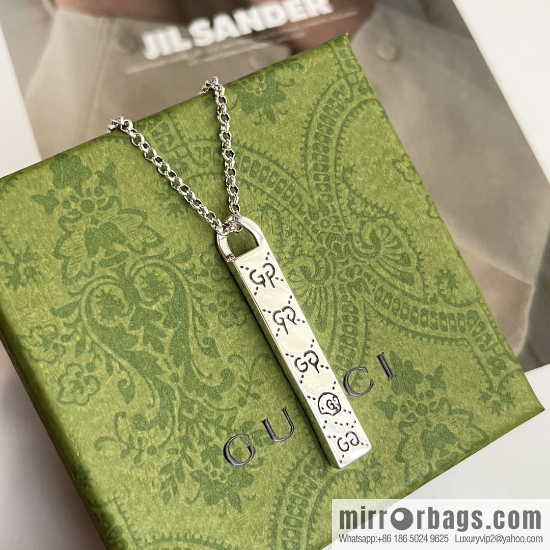 New Gucci Gucci His & Hers double G skull head strip necklace