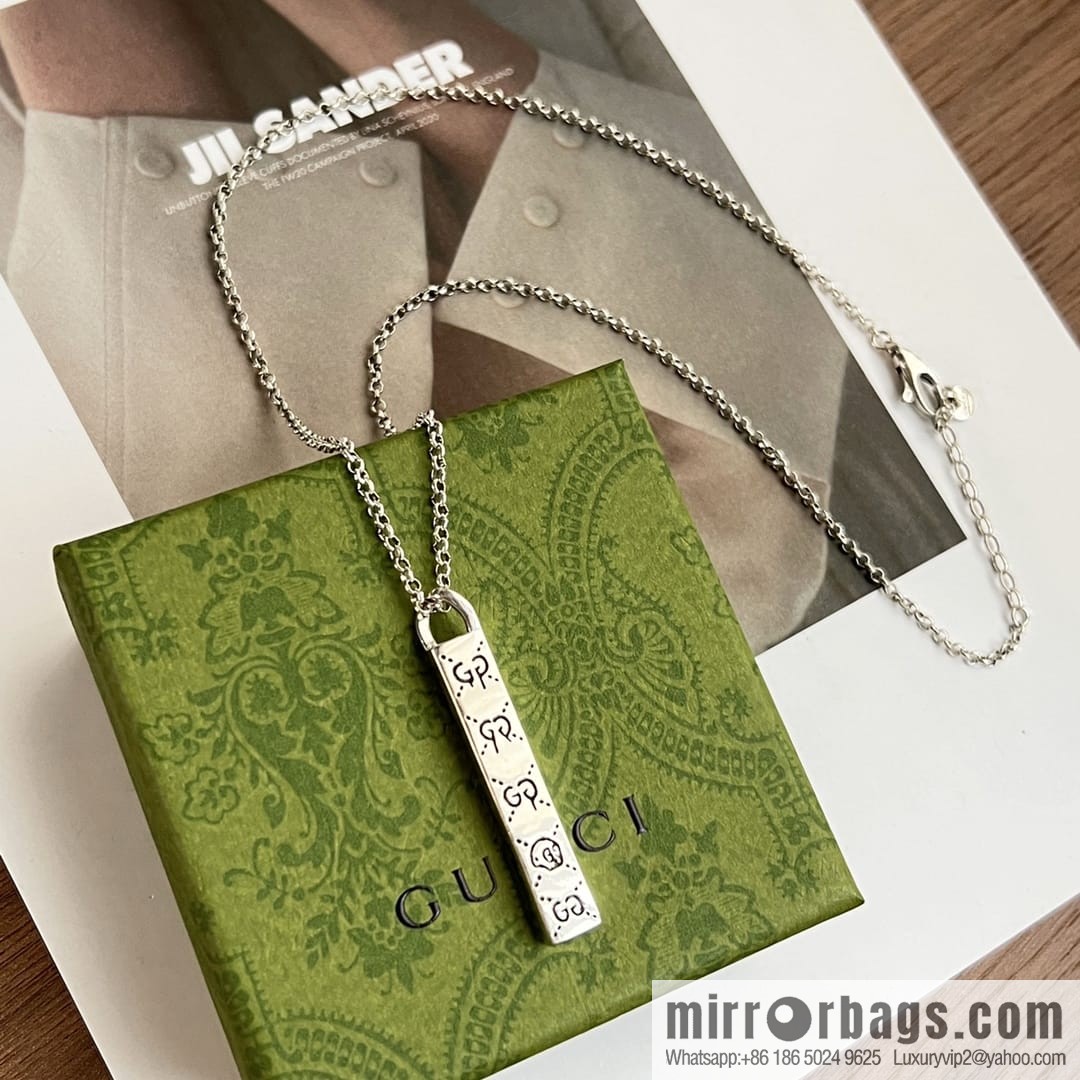 New Gucci Gucci His & Hers double G skull head strip necklace