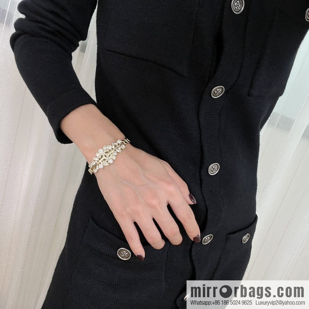New ☑️ CHANEL Chanel Double C Full Diamond Opening Bracelet