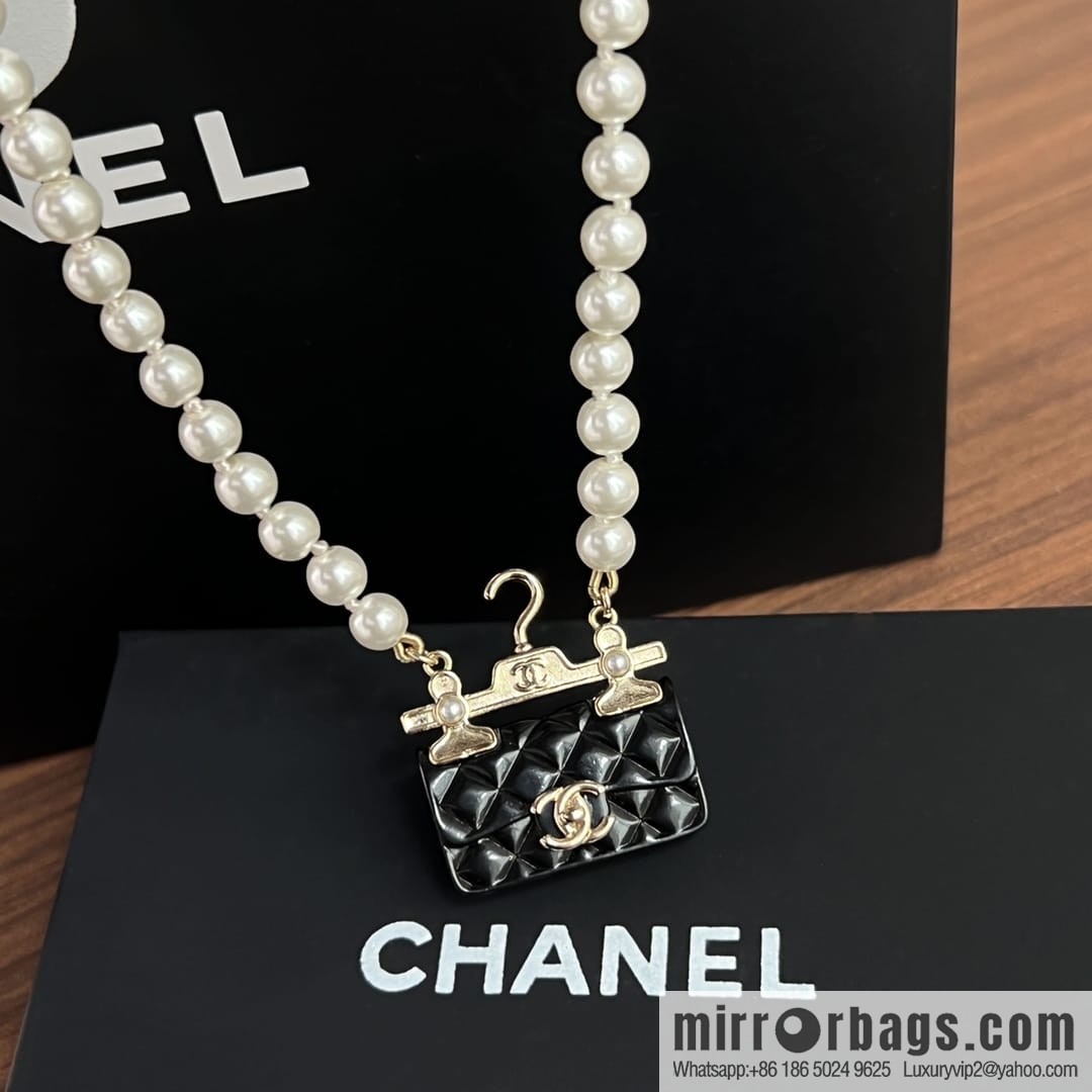 New ☑️ CHANEL Chanel pearl hanger bag necklace