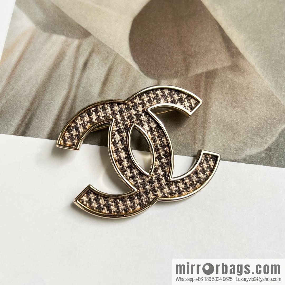 New ☑️ Chanel double c plush brooch